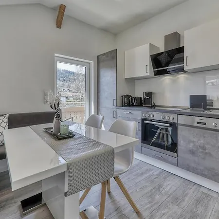 Leutner Apartment *