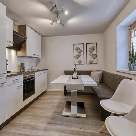 Leutner Apartment *