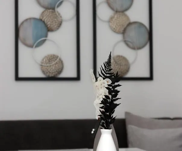 Leutner בודנמאיס